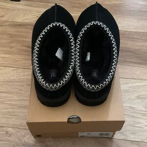 Black UGG Tasman Slippers